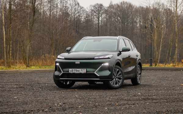 Берегите бензин. Тест первого гибридного кроссовера Geely EX5 EM-i
Берегите бензин. Тест первого гибридного кроссовера Geely EX5 EM-i