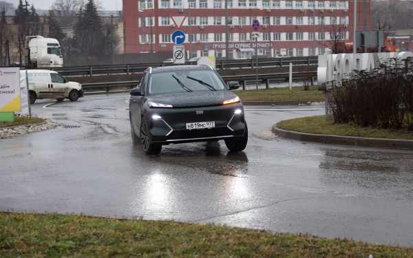 Берегите бензин. Тест первого гибридного кроссовера Geely EX5 EM-i
Берегите бензин. Тест первого гибридного кроссовера Geely EX5 EM-i