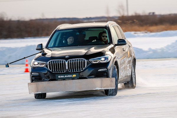 Следы контакта: шины Gislaved IceControl на ледовой трассе в Тюмени Следы контакта: шины Gislaved IceControl на ледовой трассе в Тюмени