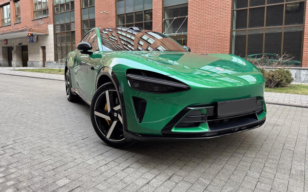 
            Машина времени. Мы покатались на электрическом суперкроссовере Xiaomi YU7
        