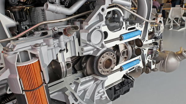 Отрываемся на Porsche GT3 серии 992 от Каймана GT4 c PDK Отрываемся на Porsche GT3 серии 992 от Каймана GT4 c PDK