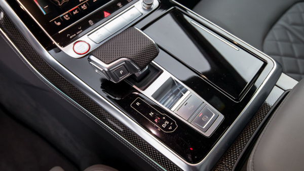 Удваиваем шансы понять супердизель V8 4.0 с Audi SQ7 и SQ8 Удваиваем шансы понять супердизель V8 4.0 с Audi SQ7 и SQ8