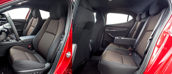 Подпрыгиваем на&nbsp;неровностях за&nbsp;рулём хэтчбека Mazda 3