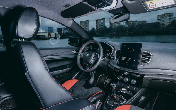 Поклонникам фитоняшек посвящается. Тест-драйв Lada Vesta Sportline
Поклонникам фитоняшек посвящается. Тест-драйв Lada Vesta Sportline