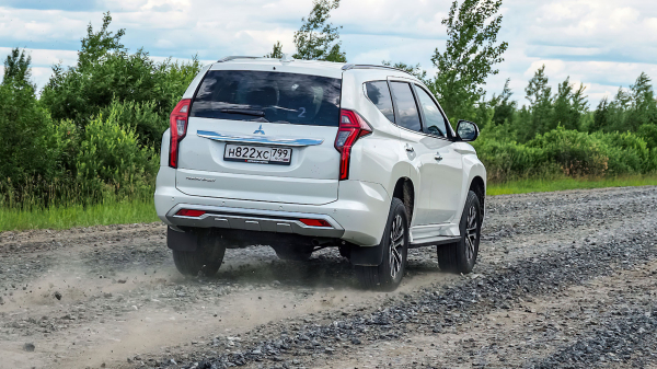 Примеряем статус флагмана на обновлённый Mitsubishi Pajero Sport Примеряем статус флагмана на обновлённый Mitsubishi Pajero Sport