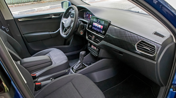 Устраиваем блиц новому лифтбеку Volkswagen Polo Устраиваем блиц новому лифтбеку Volkswagen Polo