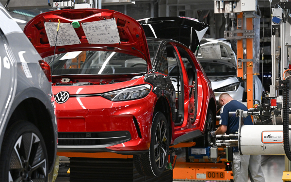 
            Путин и утильсбор, рост штрафов, новая Lada Vesta. Главное за неделю
        