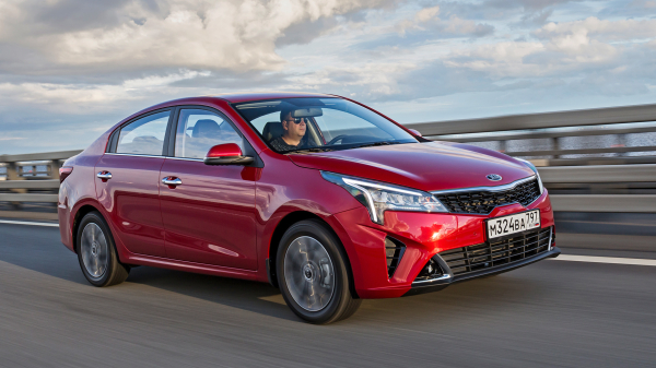 Вычисляем обновлённый седан Kia Rio по внешним признакам Вычисляем обновлённый седан Kia Rio по внешним признакам