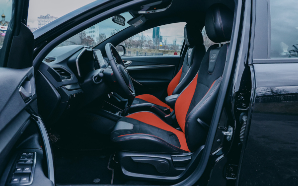 Поклонникам фитоняшек посвящается. Тест-драйв Lada Vesta Sportline
Поклонникам фитоняшек посвящается. Тест-драйв Lada Vesta Sportline