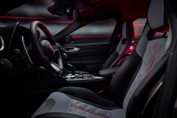 Суперседан Alfa Romeo Giulia Quadrifoglio Luna Rossa &mdash; история создания, характеристики, фото и видео