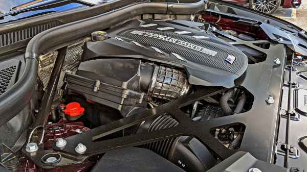 С удовольствием вибрируем в кроссоверах BMW X5 M и X6 M С удовольствием вибрируем в кроссоверах BMW X5 M и X6 M