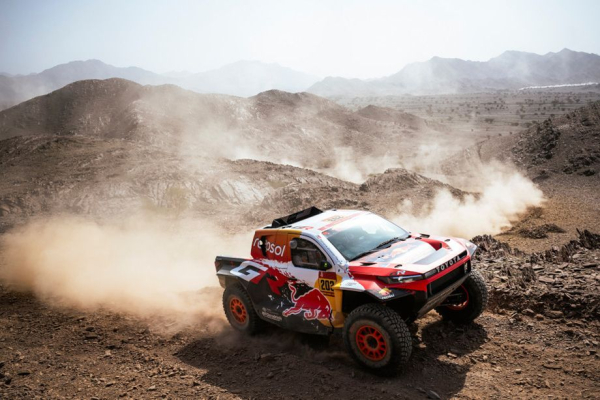 Второй этап ралли Дакар-2026: Аль-Аттия вышел в лидеры, Лопрайс пропустил ван ден Бринка