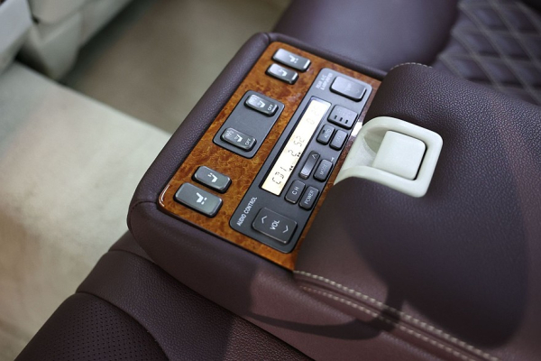 Когда старый премиум-класс &ndash; не финансовая ошибка: опыт владения Lexus LS430 (XF30)